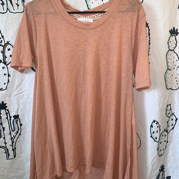 Light Pink Long Flow Short Sleeve Top - Picture 2 of 4